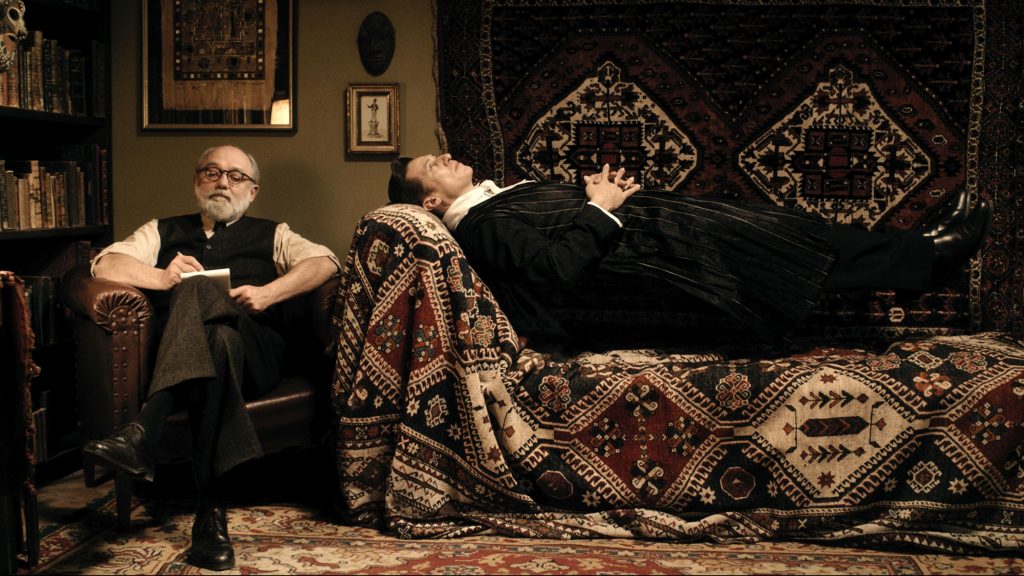 El vampiro Geza hablando con su psicólogo, Sigmund Freud en Terapia para un vampiro.