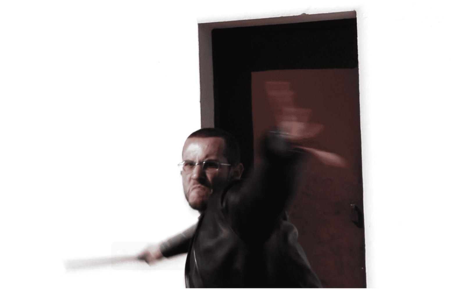 Maykol en la escena de la agresión de Juego De-Mente